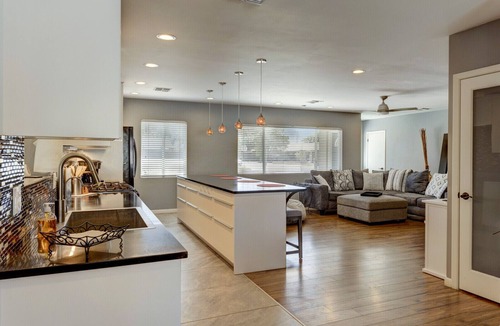 Village Grove House | Entertainers delight .Room and FUN for everyone