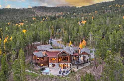 The Highlands House | Entertaining Masterpiece, game tables, hot tub, outdoor kitchen, and incredible views!