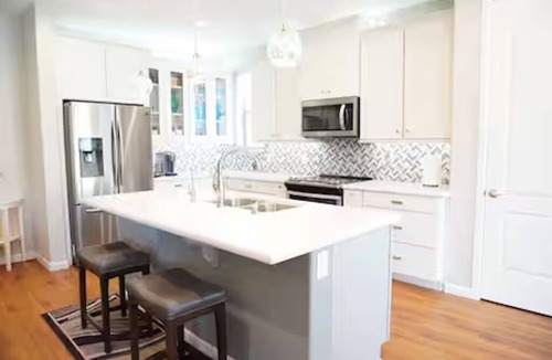 Clarkdale House | Entire Back House Suite & Private Backyard/Jacuzzi