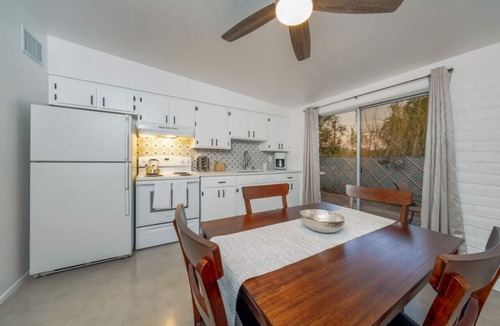 St. Francis Cabrini Apartment | Entire Duplex/Fenced/Cozy/Central/4 BR 2 BA