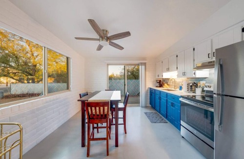 St. Francis Cabrini Apartment | Entire Duplex/Fenced/Cozy/Central/4 BR 2 BA