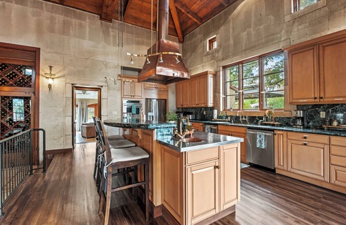 California Wine Country Villa | Entire villa in Hopland, California