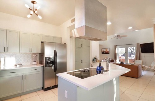 North Mountain House | Epic 6BR w/Pool, Spa + Fire Pit | Walk to Trails