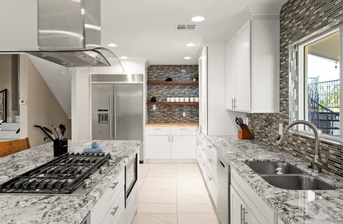 Peoria House | Epic AZ Stay: Pickleball, Putt Putt, Heated Pool