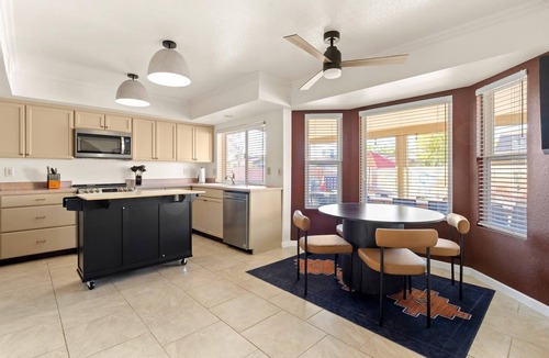 Copperwood House | Epic Family Getaway | Speakeasy, Pool, Basketball