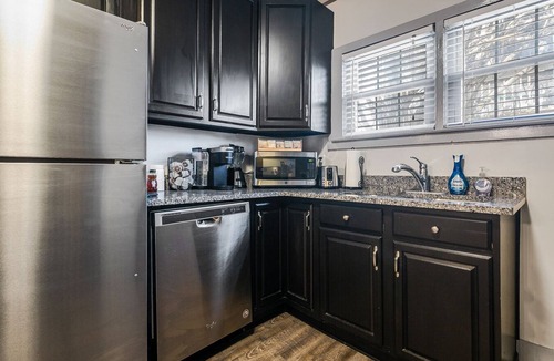 Deer Park House | EPIC STOCKED BARDSTOWN RD 2B2BA HOME WITH INDOOR FIRE TABLE AND 3 PATIOS
