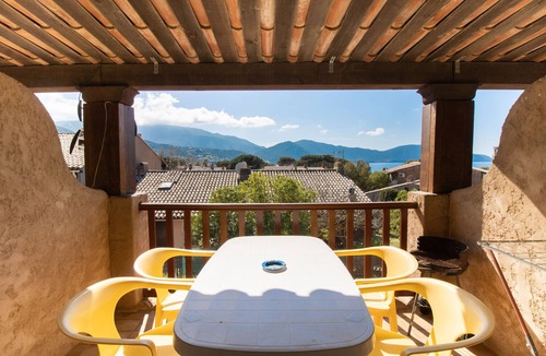 Appietto Apartment | Erbalunga 80m from the Beach – Sea and Mountain View, Private Terrace, Air Conditioning and Wi-Fi