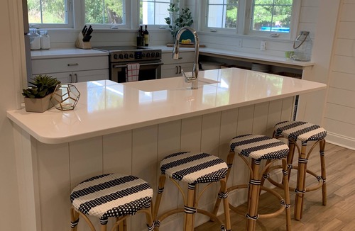 Kelleys Island Cottage | Escape to our Kelleys Island cottage: where comfort meets tranquility.