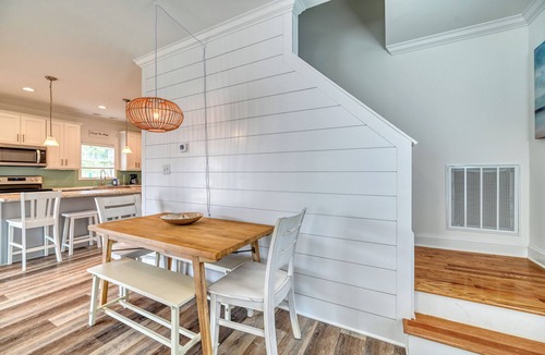 Island Oaks Cottage | Escape to the perfect family summer retreat!