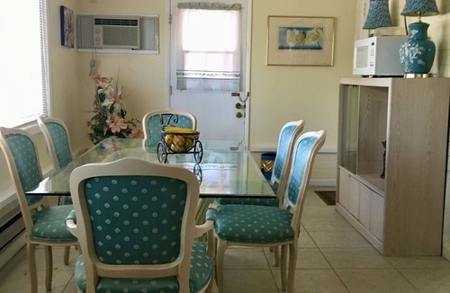 Newlife House | Escape to the Sun in Sun City