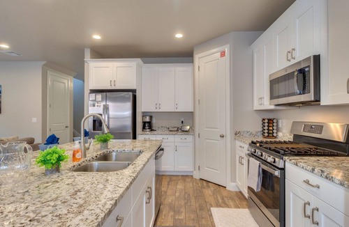 Washington House | Escondido 2275, Sleeps 20, Ping Pong Table, BBQ - near Sand Hollow, and Quail Creek