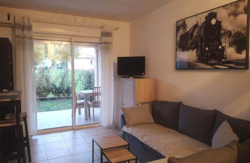 Santa-Maria-Poggio Apartment | Esperanza
