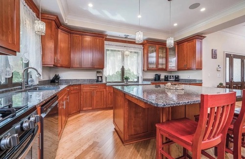 South Haven House | European House.Hot Tub.Walk to Beach. Private Pool Next Summer 2027.