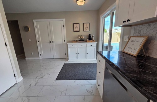 Suncliff House | *Everything NEW* FREE Heated Pool* Luxury Oasis*