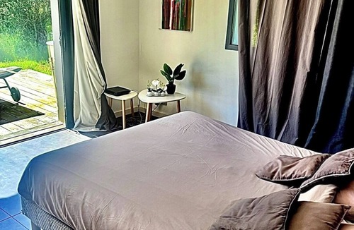 Cirendinu Bed & Breakfast | Exclusive 23m² suite close to the beach