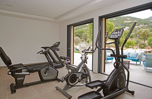 Calvi Villa | Exclusive Four-Bedroom Villa featuring a Private Pool, Garden, Parking and Spa