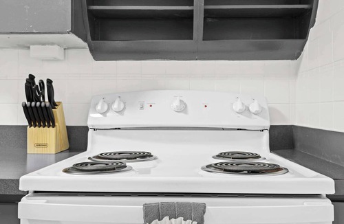 Audubon Apartment | Exclusive Louisville king suite near bourbon trail