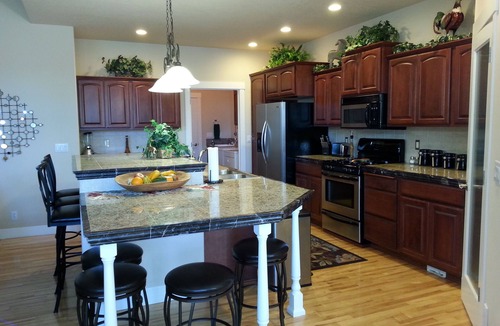Hayden House | Executive Home in Hayden Lake Country Club Estates Discounts for 7+ & 28+ nights