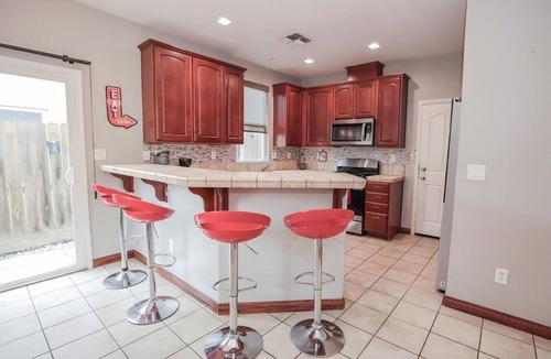 West Sacramento House | Executive Home 30+ Day Ideal for Traveling Professionals & Insurance Housing