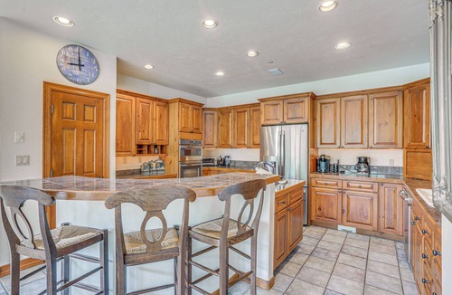 Edwards Condo | Expansive Edwards Condo on Main Street w/Views!