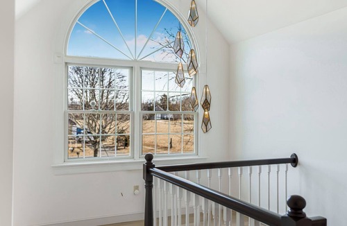 Southold House | Expansive North Fork Estate on almost 3 Acres, Close to Vineyards and.