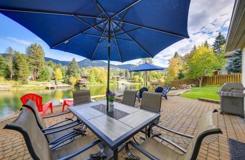 Sagle House | Expansive Waterfront Escape w/Kayaks + SUPs!