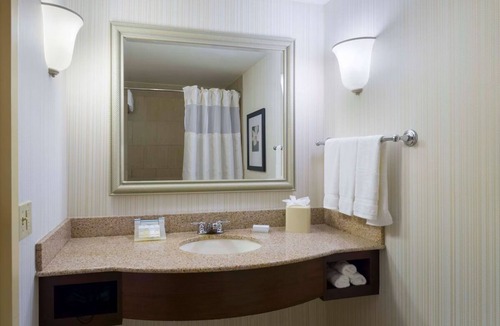 Silver Lane Hotel | Experience Fall In Glastonbury! Pool, Parking, On-site Dining | 2 Units