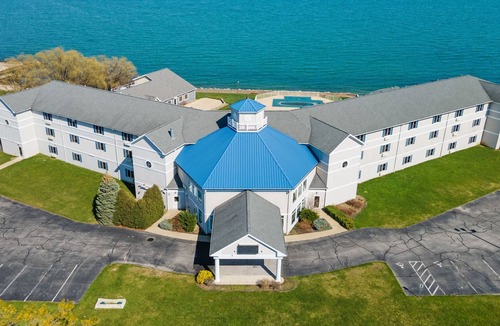 Put-in-Bay House | Experience Lakefront Luxury in a Spacious Nautical Room on Put-In-Bay Island 104