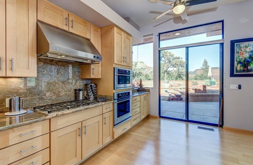 Sedona House | Experience luxury in Sedona Painted Sky—sleeps 8 with stunning panoramic views.
