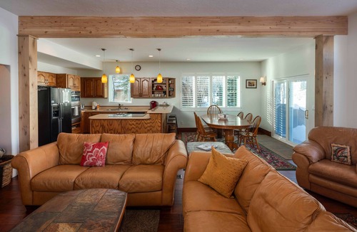 Sun Valley House | Experience Sun Valley │ Après-Ski Hot Tub on Golf Course │