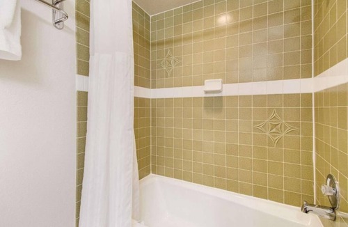 Portland House | Explore all that Portland offers, without breaking the bank