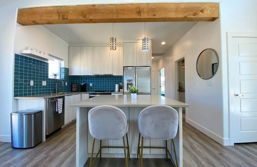 Kanab House | Explore Kanab: Timber & Tin E 2BR Roof Deck, Pool, Hot Tub and Game Barn. Close to Horseshoe Bend, Zion, Bryce and North Rim of the Grand Canyon.