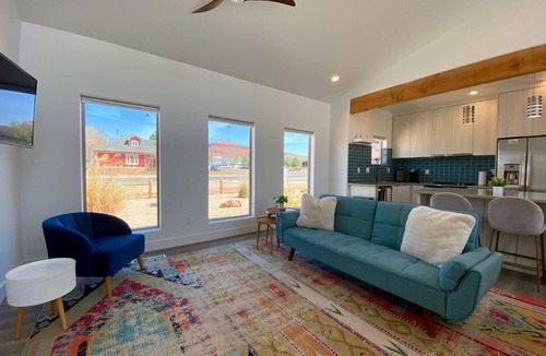 Kanab House | Explore Kanab: Timber & Tin E 2BR Roof Deck, Pool, Hot Tub and Game Barn. Close to Horseshoe Bend, Zion, Bryce and North Rim of the Grand Canyon.