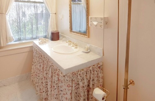 Santa Rosa Hotel | Explore Redwoods + Wineries from a Spacious Santa Rosa Room w/Modern Amenities