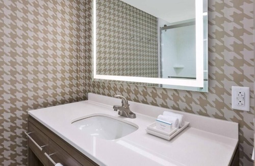 Wilmington Hotel | Explore, Stay, Relax! 3 Relaxing Units w/Kitchen! Close to Wrightsville Beach!