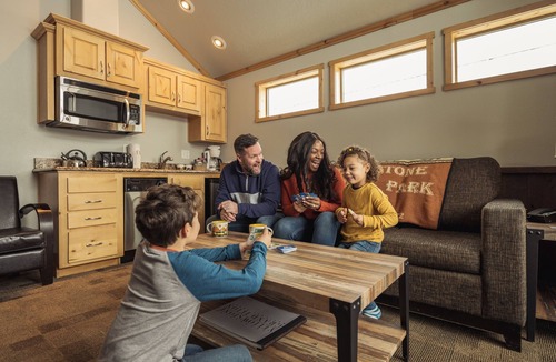 West Yellowstone Hotel | Explorer Cabins At Yellowstone