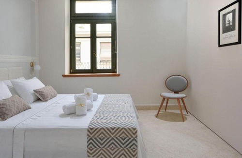 Thissio Villa | Exquisite Athens Villa 1 Bedroom Villa Izuru Acropolis View