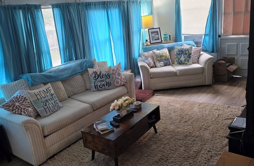 Pierceton House | Fabulous 5-bedroom mobile home with AC in Pierceton