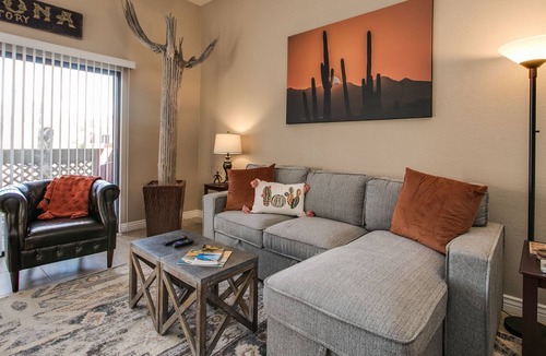 Scottsdale Estates Six Apartment | Fabulous condo in the heart of Old Town Scottsdale