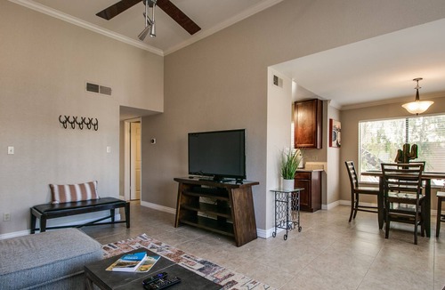 Scottsdale Estates Six Apartment | Fabulous condo in the heart of Old Town Scottsdale