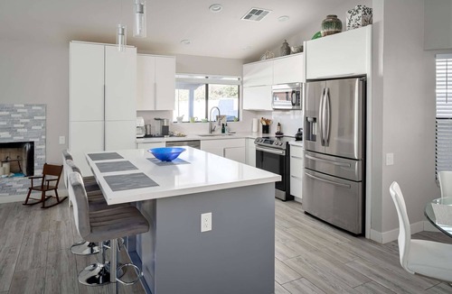 Alta Mesa Community Association House | Fairbrook: Chic Design, Saltwater Pool w/Hot Tub