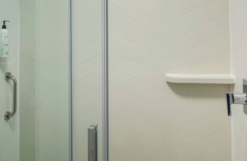 New Paris Hotel | Fairfield Inn by Marriott Richmond