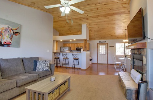 Zane Grey Cabin | Families Welcome! Overgaard Cabin w/Playground