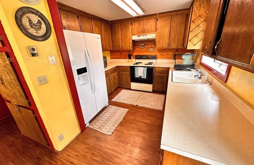 Auberry Cabin | Family and pet friendly cabin near Shaver Lake!