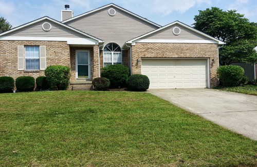 Keene House | Family Friendly 3 BR w/King Bed and Jacuzzi tub