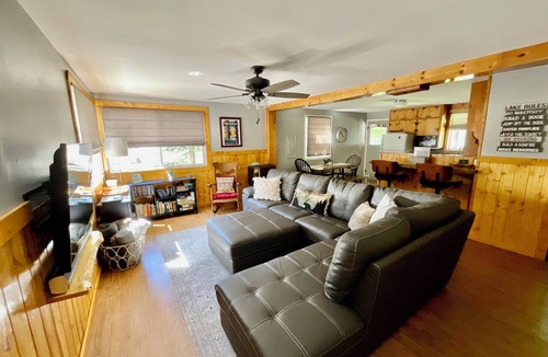 Nordman House | Family‑Friendly Bungalow & Bunk House Sleeps 10 Steps from Priest Lake