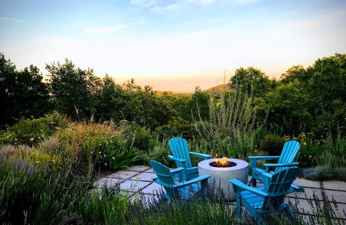 Healdsburg House | Family-Friendly Dry Creek Valley Retreat w/Amazing Views <15 Minutes To Square