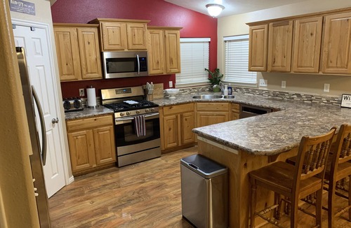 Ammon House | Family Friendly East Idaho Falls Home! 2 kings!