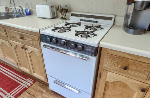 Mariposa House | Family Friendly Farm Stay Near Yosemite