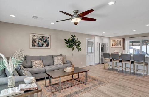 Papago Parkway House | Family Friendly Getaway 3bd/2ba w/Pool